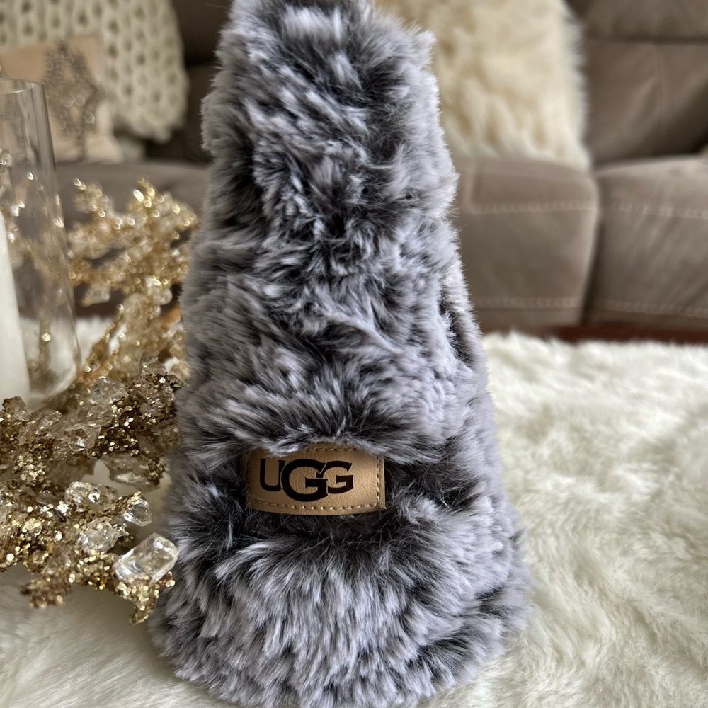 Ugg Faux Furry Tree